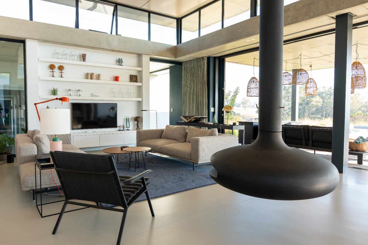 Where Contemporary Design Meets Country Serenity - Photo 5