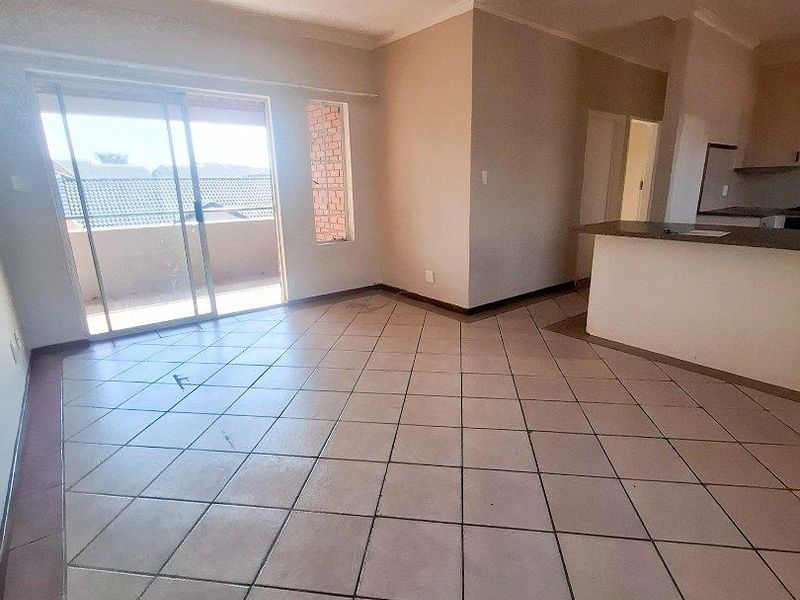 Charming 2-Bedroom Apartment in Windmill Complex, Mooikloof Ridge Estate - Photo 5