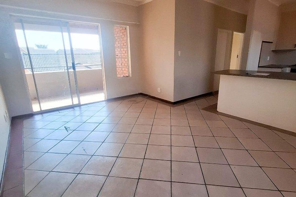 Charming 2-Bedroom Apartment in Windmill Complex, Mooikloof Ridge Estate - Photo 5