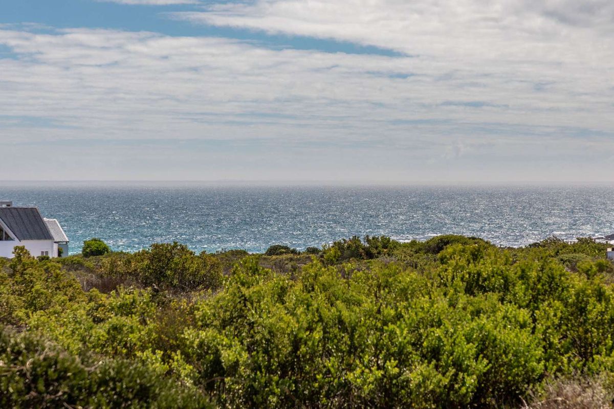Secure and Luxurious Coastal Living - Photo 3