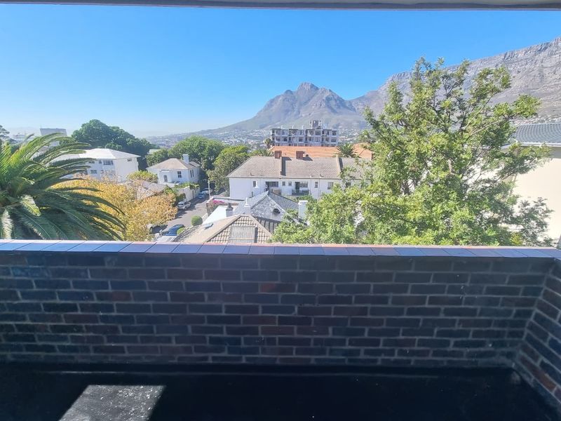 Newly Renovated Spacious Two-bedroom Apartment To Rent in Tamboerskloof! - Photo 4