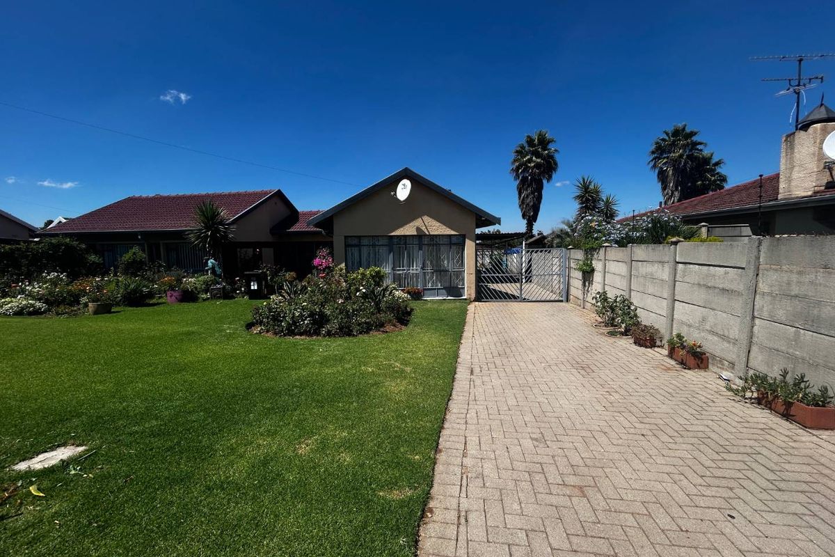 4 bedroom home for sale in roodepoort - Photo 5