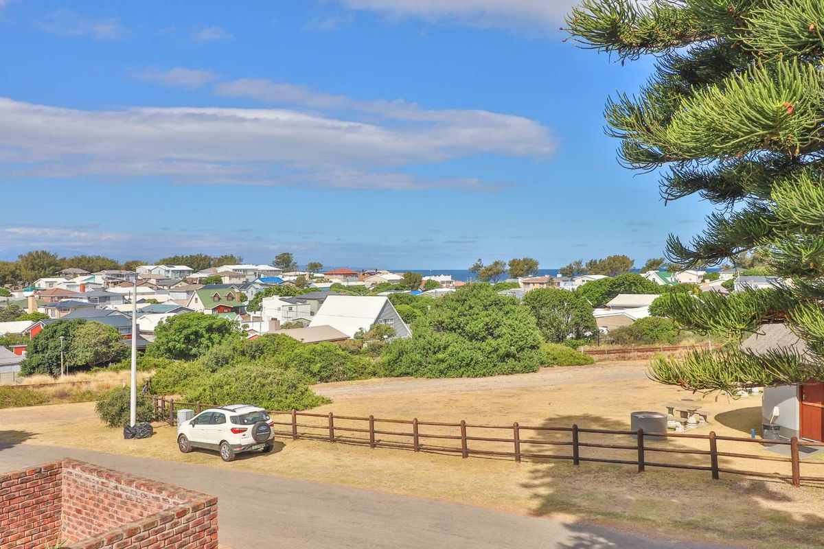 Dream Home & Investment in Prime Hartenbos - Photo 3