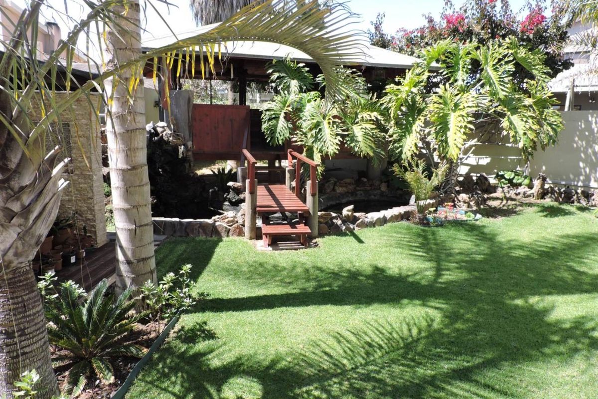 LUXURY DOUBLE STOREY HOUSE NEAR THE BEACH - Photo 4