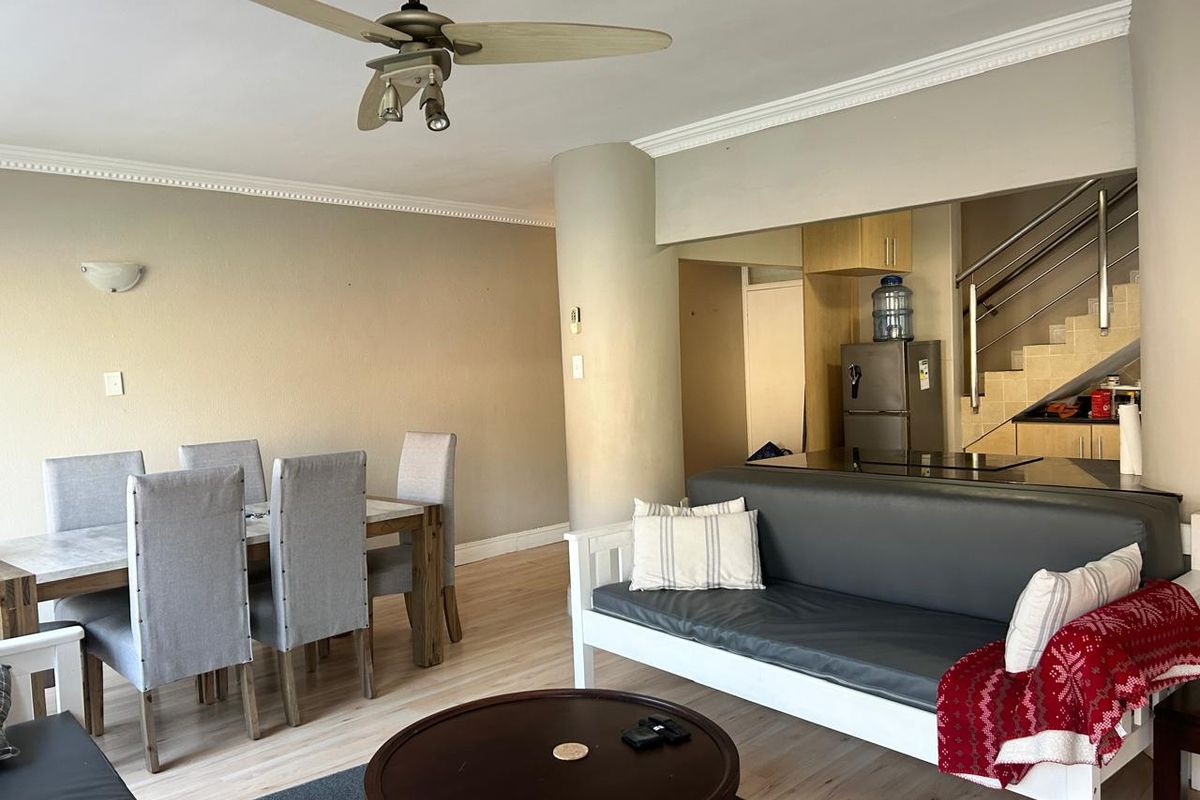 SPACIOUS DUPLEX  Available immediately - Unfurnished - Photo 4