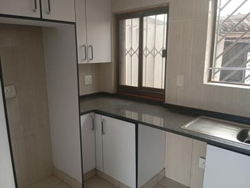 Townhouse for Sale - Photo 5