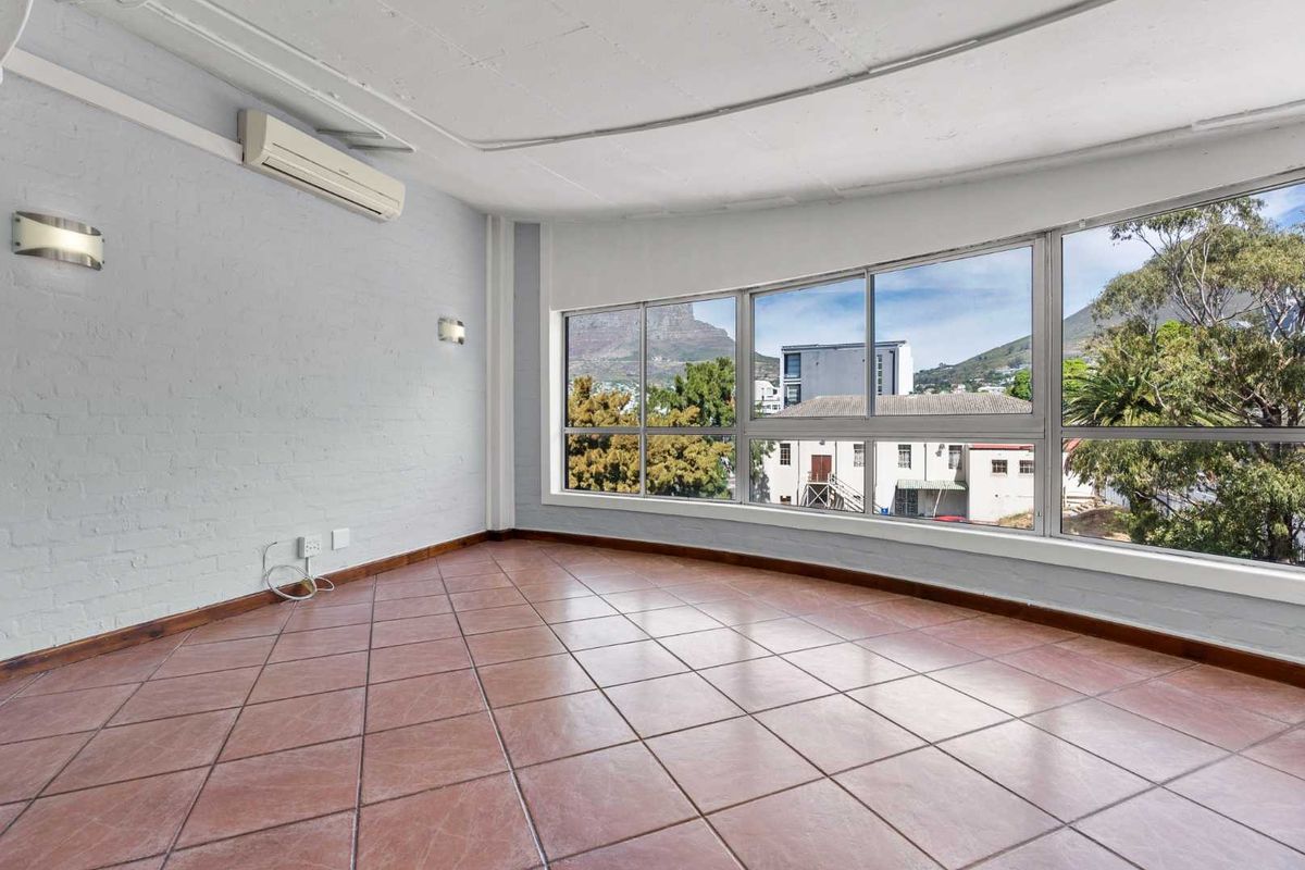 Work, play, live.  On the edge of the City - Photo 3