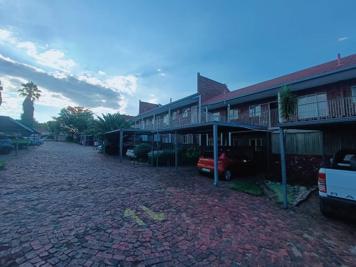 Property #2460105, Apartment Pending Sale in The Reeds