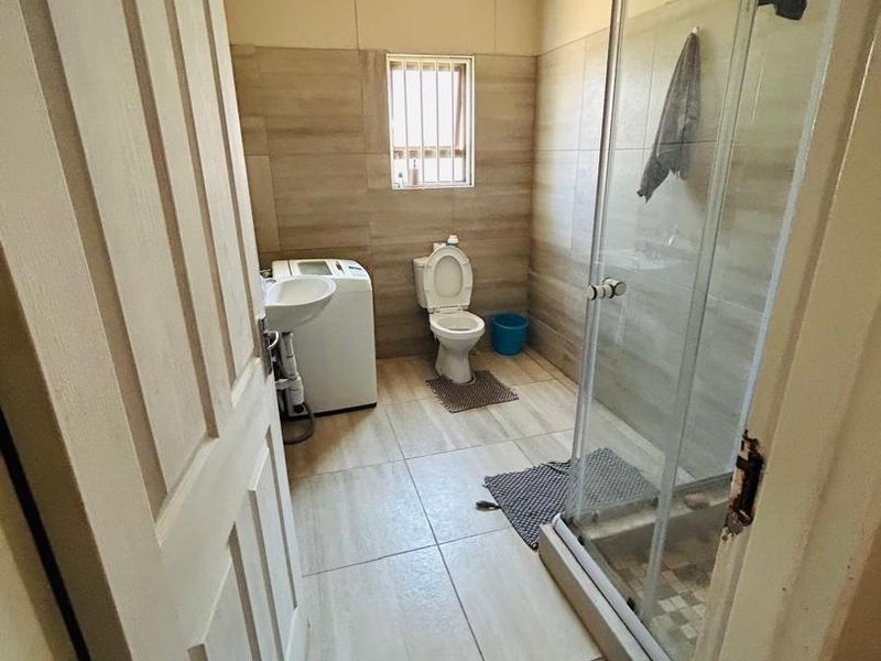 3 bedroom house in Okahandja Ext 6 - Photo 4