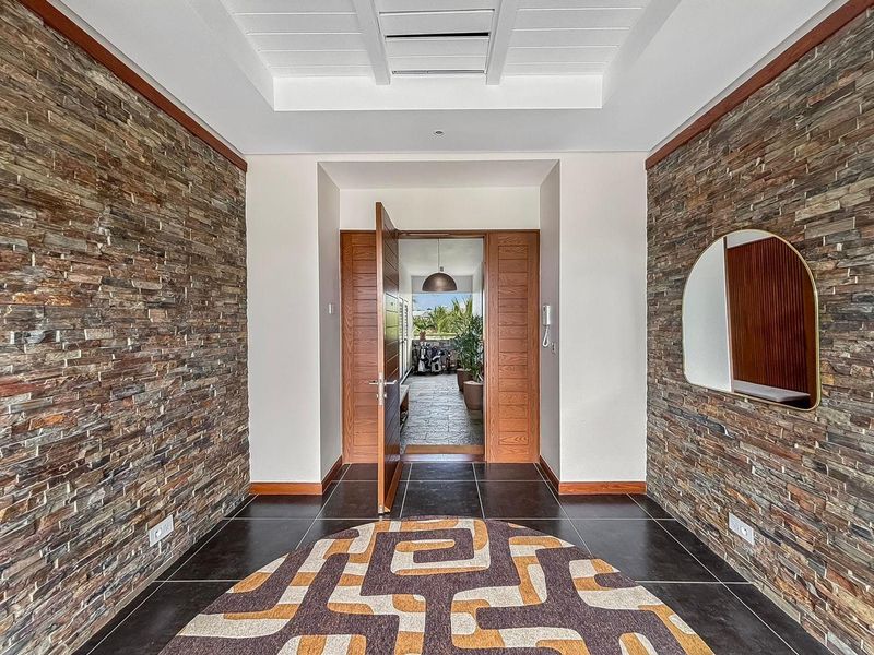 SPECTACULAR PENTHOUSE WITH PANORAMIC OCEAN & RIVER VIEWS - Photo 10