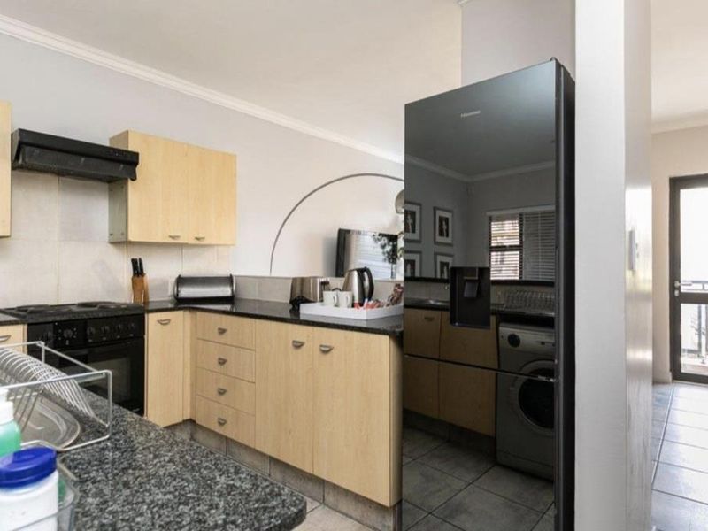 A BEAUTIFULLY FURNISHED TWO BEDROOM APARTMENT - Photo 10