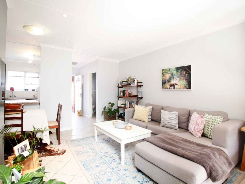 Charming 2 Bedroom Townhouse in Excellent Estate - Photo 6