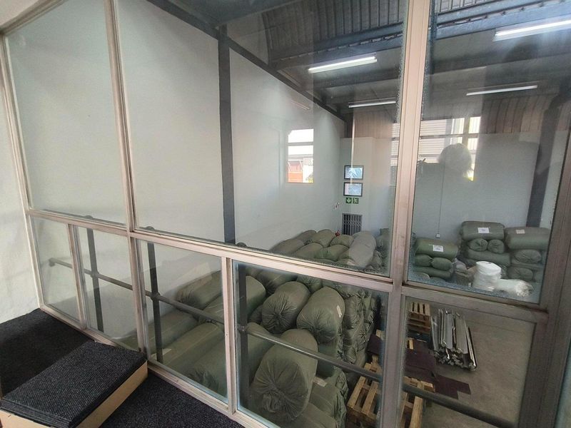 Industrial Park - Mini Factory - 261m2 - Photo 4