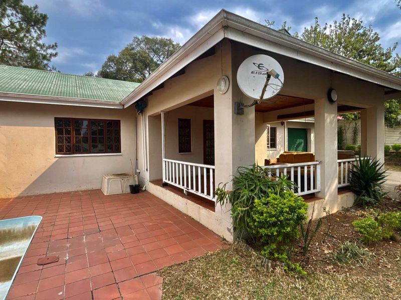 Spacious Family Living in a Convenient Scottsville Location - Photo 2