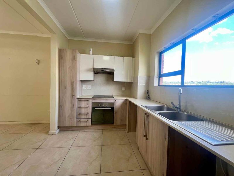 Live Large: 116m2 Apartment with Modern Touches & Family Perks! - Photo 4