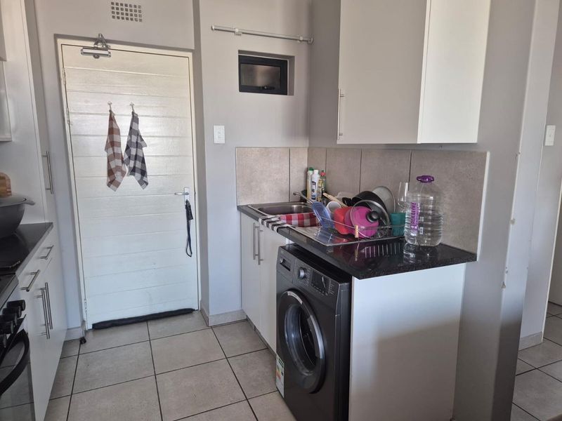 Cranes@Riverside - R 585 000, 2 Beds, 1 Bath - Photo 9