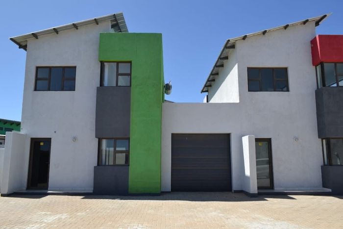 Property #2488287, Townhouse For Sale in Okahandja Central