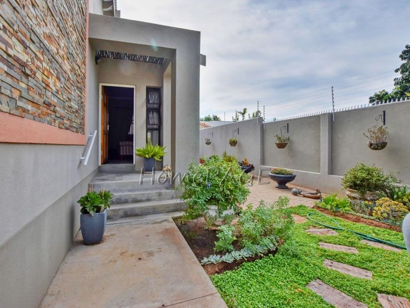 Otjiwarongo, Ext 5, BEAUTIFUL Townhouse is for Sale - Photo 4