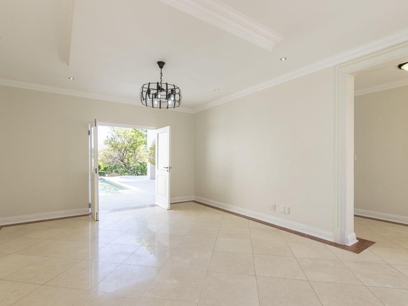 HOME WITH A DIFFERENCE - Photo 4