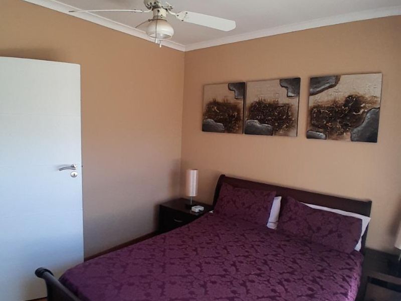 Spacious 4 Bedroom family home - Photo 5