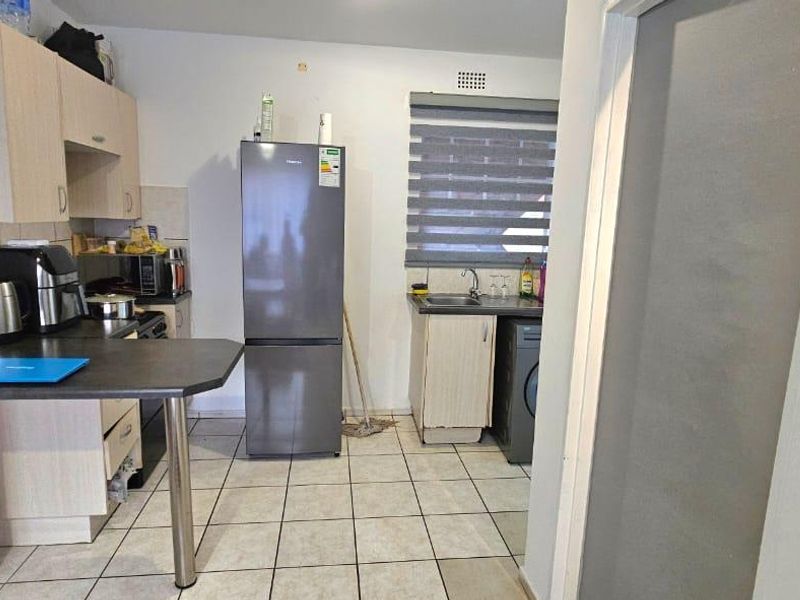 1 Bedroom Apartment in Crystal Park - Photo 2