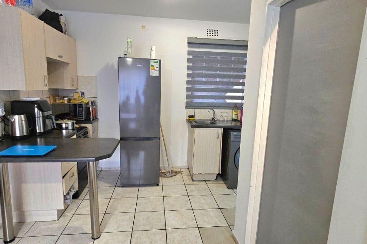 1 Bedroom Apartment in Crystal Park - Photo 2