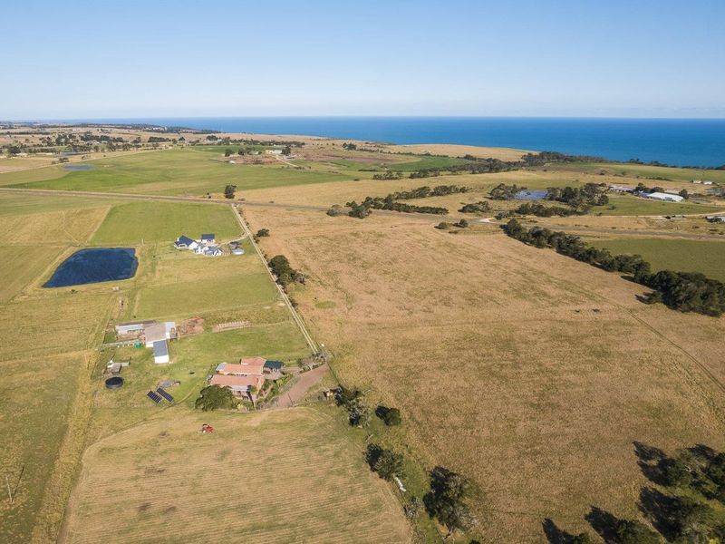 SMALLHOLDING FOR SALE: OFF-GRID OASIS IN THE WESTERN CAPE - Photo 3