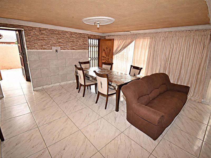 Welcome to your new home! - Photo 6