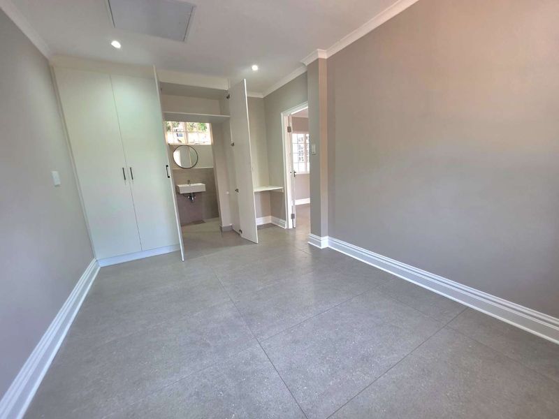 Fully Renovated, Modern Home in Exclusive Complex of only 3 Units, in the Heart of Kloof! - Photo 8