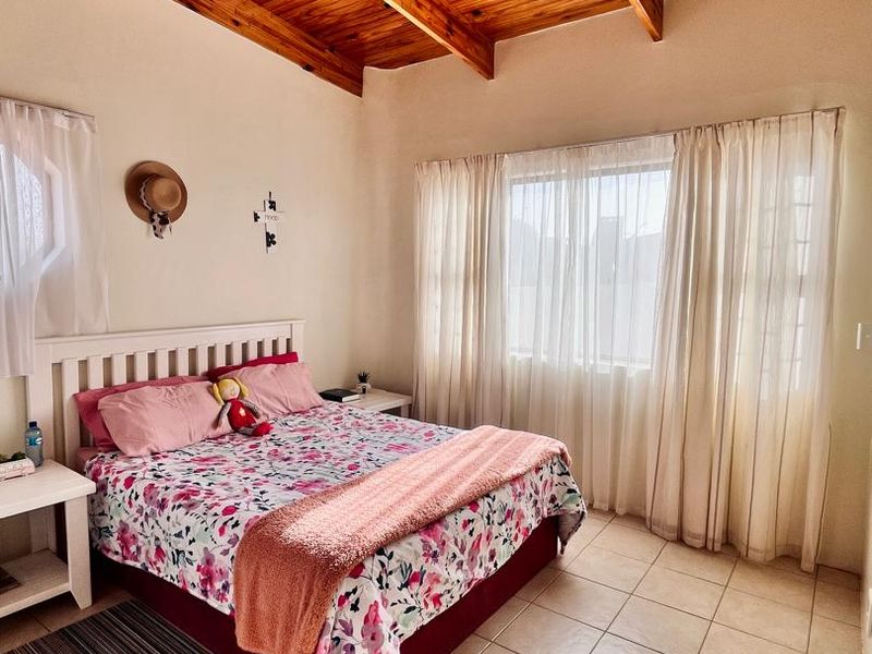 Perfect Holiday home for sale - Hentiesbaai - Photo 9