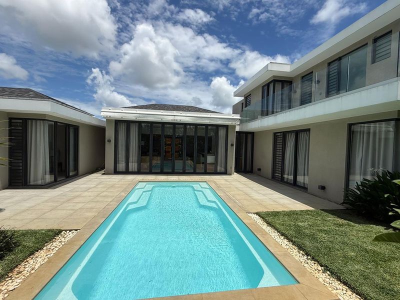 A Residence of Exceptional Scale and Elegance - Photo 2