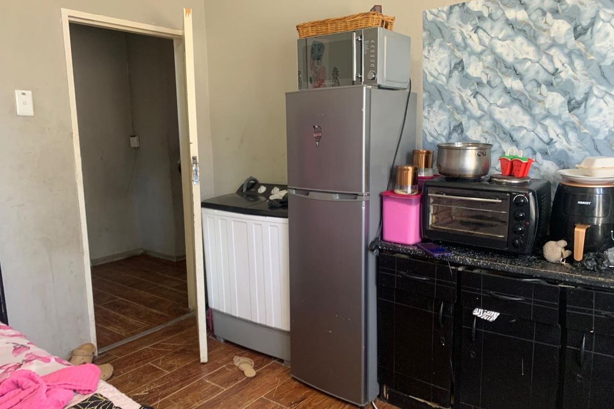 **Prime Investment Opportunity: Fully-Let Property with Strong Rental Income** - Photo 5