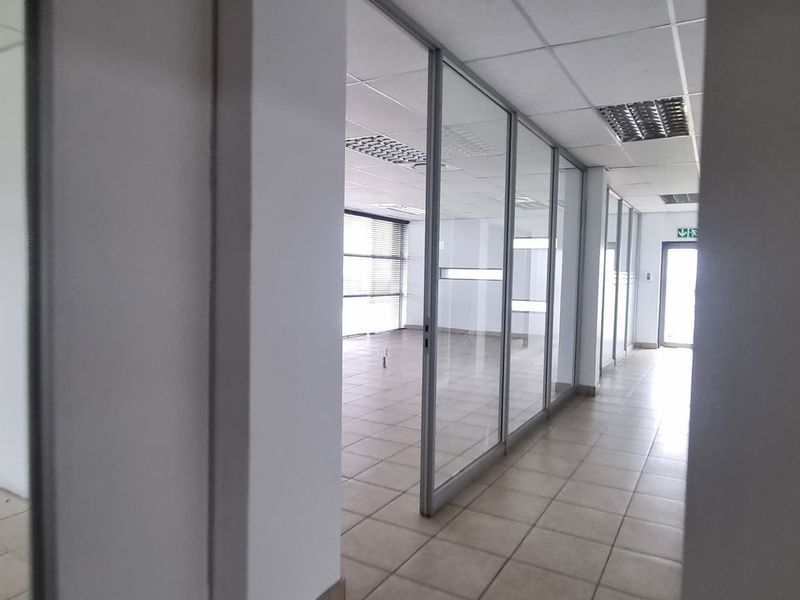 11 695m2 R21 Olifantsfontein Warehouse To Let - Photo 9