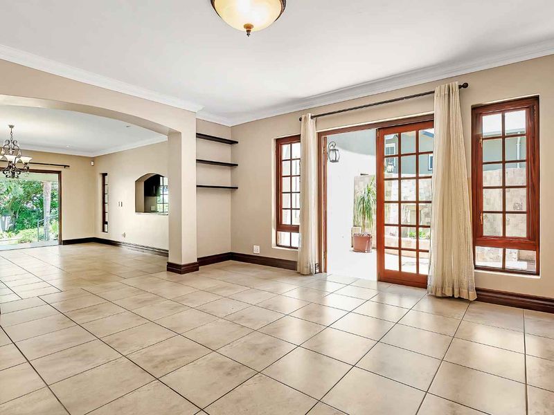 4 BEDROOM FAMILY HOME WITH 2 BEDROOM COTTAGE FOR RENT IN FOURWAYS GARDENS - Photo 7