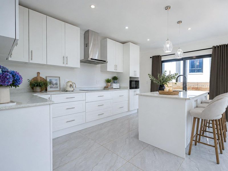 A Sophisticated Residence for the Modern Family - Photo 10