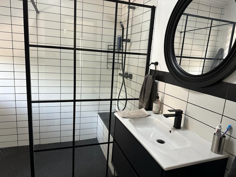 STUNNING NEWLY RENOVATED APARTMENT CORNER UNIT - Photo 3