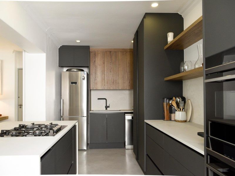 Offered furnished or unfurnished Sleek ultra modern home with stunning views . - Photo 9