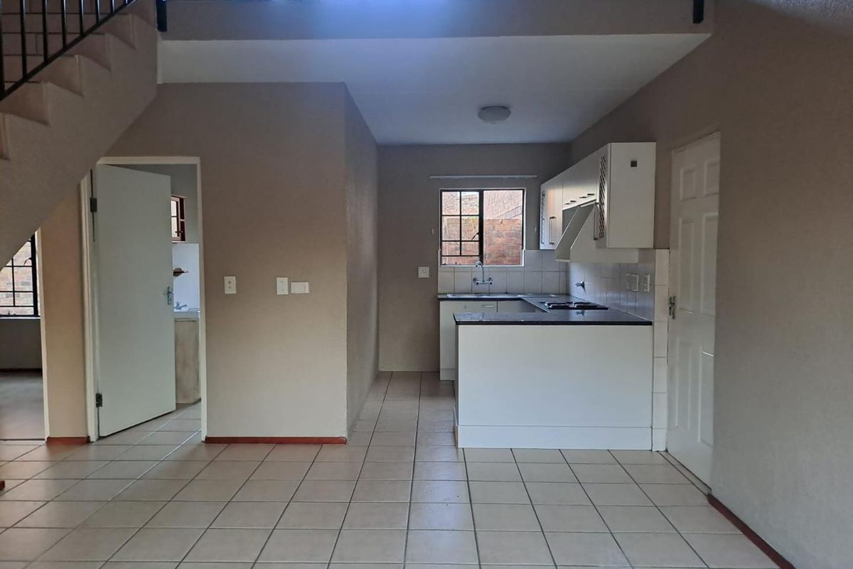 For Sale – Charming 2 Bedroom Duplex with Loft in Secure Highveld Complex - Photo 3