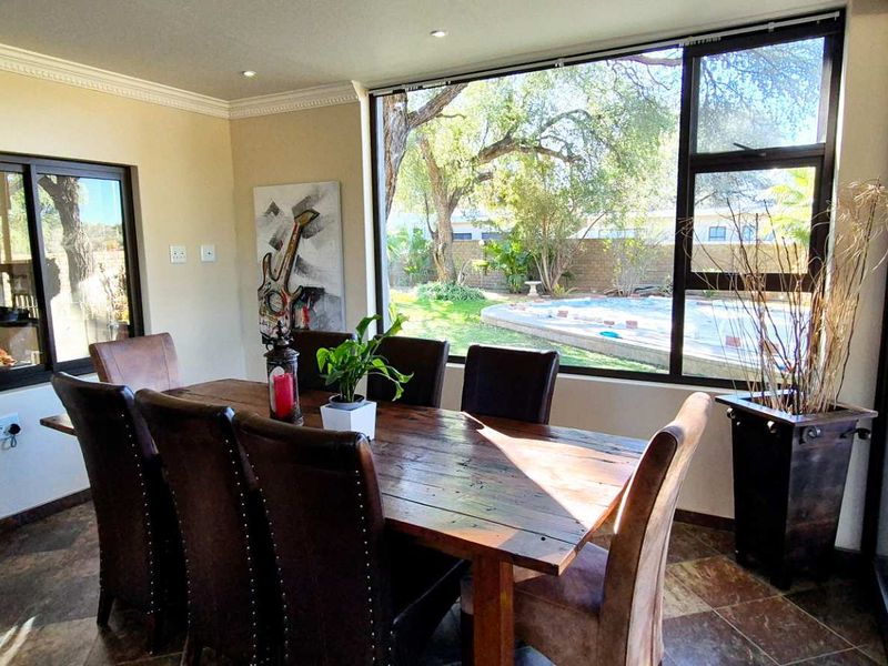 This property is perfect for a family looking for a spacious & modern home in a serene environment! - Photo 6