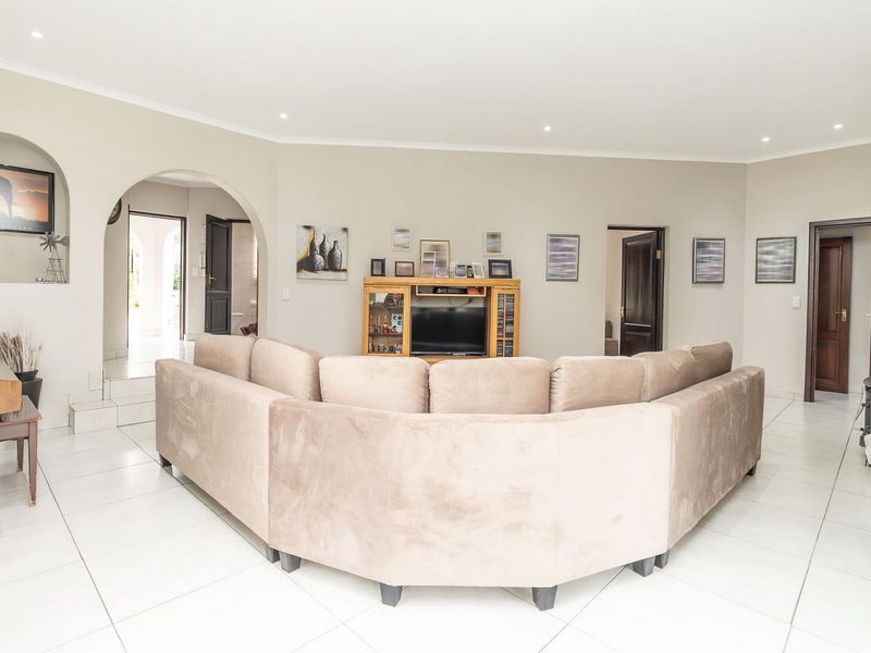 Your dream family home awaits - Photo 7