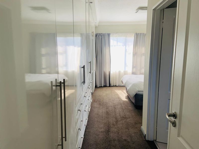 Luxury Two-Bedroom Apartment for Rent - Photo 8