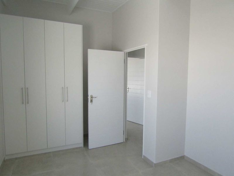 Newly build home designed for modern living - Photo 6