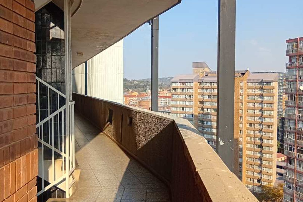 Modern 1-Bed Apartment with Study/Extra Room – Sunnyside. - Photo 2