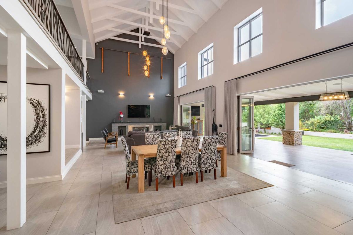 Luxury Greenbelt Home in Steyn City - Photo 2