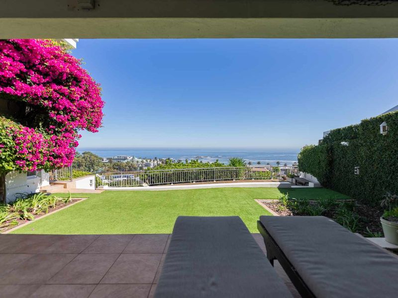 Uninterrupted Panoramic Sea Views - Photo 8