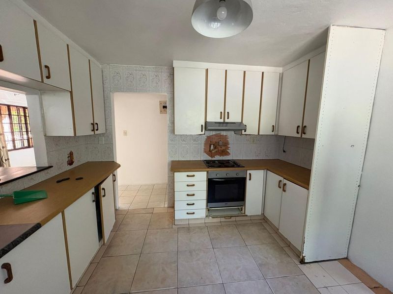 Three-Bedroom Rental Home in Bellair, Durban - Photo 5