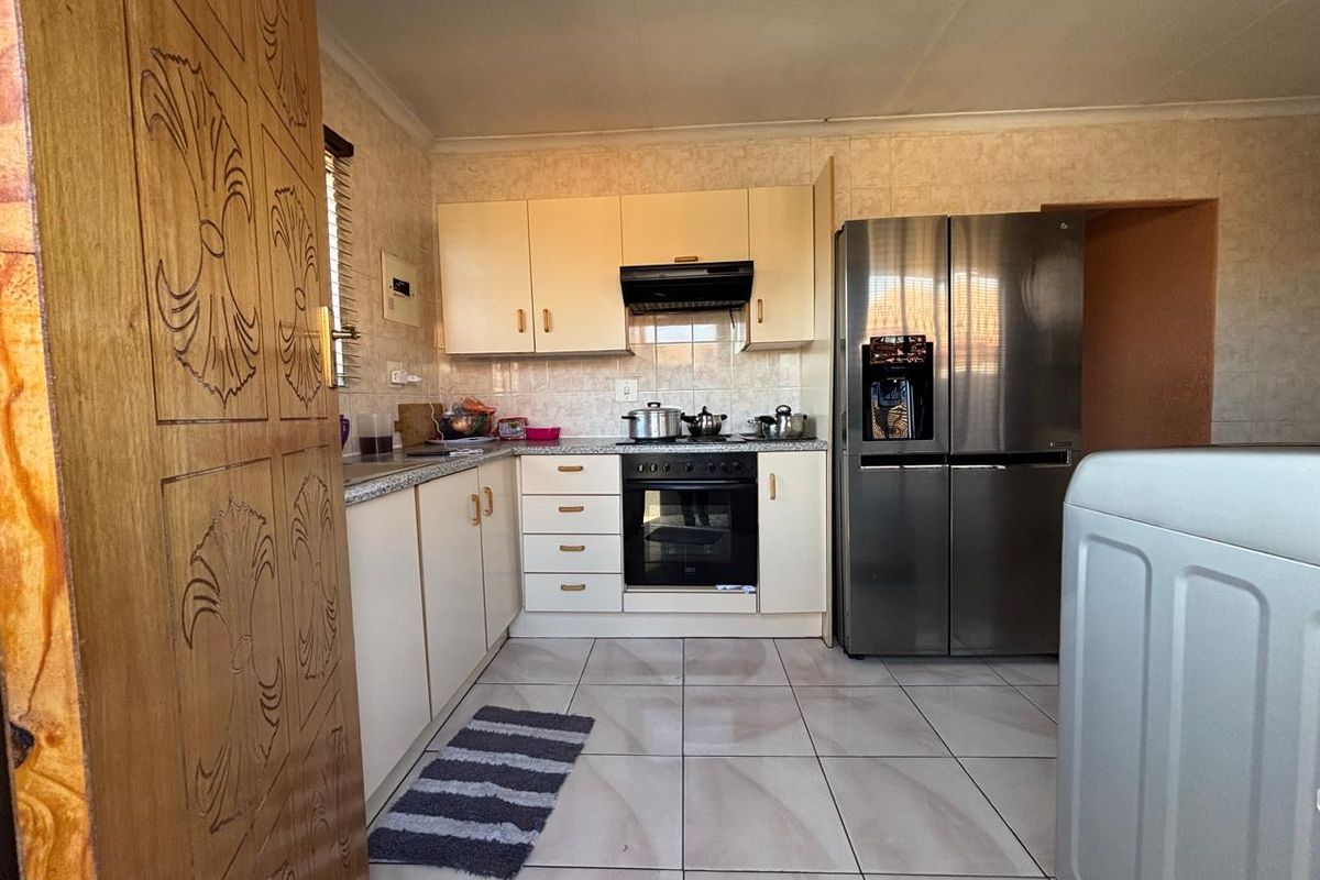 3 Bedroom House for sale in Alveda - Photo 2