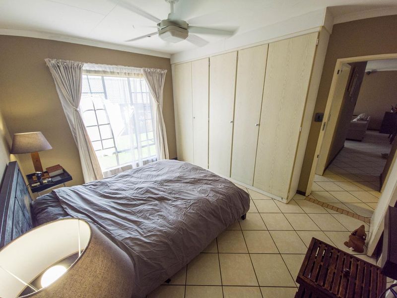 2 Bedroom Townhouse Available in Mooikloof Ridge - Photo 6