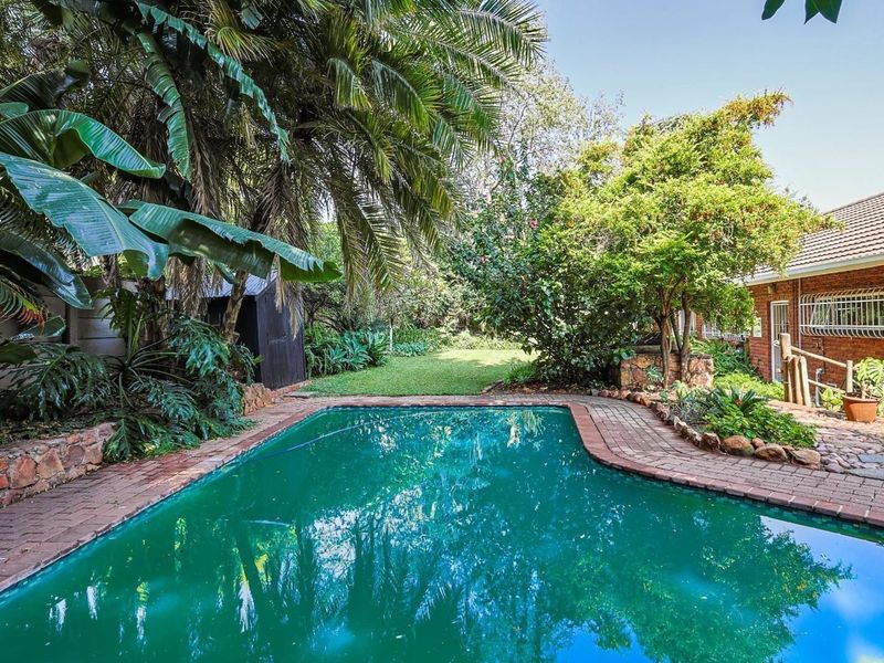 Family Home in Silverton - Photo 6