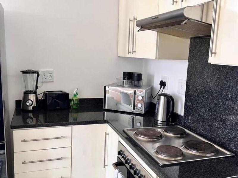 Furnished One Bedroom Apartment in Windhoek Central - Photo 3